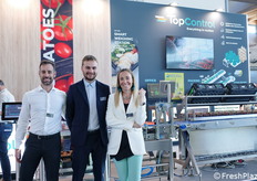 Gianmarco Callegari, Marian Pedrini, Christine Dorigoni allo stand Top Control.