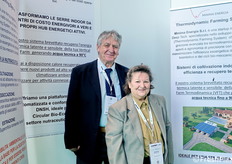 Per la prima volta in fiera nell'area delle startup anche Minima Energia che si occupa di applicare tecnologie di risparmio ed efficientamento energetico alle aziende agricole. In foto: Nicola Contrisciani, Marisa Elena Ortoni.