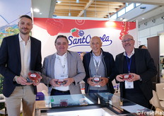 Per la Sant'Orsola, da sinistra a destra: Nicola Leonardi (Direttore commerciale)  Michele Plancher (Direttore generale), Silvio Berton (Presidente), Severino Predenzoni (Direttore di stabilimento).