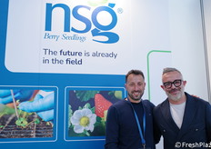 L'azienda italiana di breeding NSG è specializzata nel miglioramento genetico di fragole e berries. In fiera sono state presentate le varietà NSG 48 - Elyson® e Rossetta®. Il breeder Nicola Tufaro posa in foto con Salvatore Pecchia, presidente del Comitato promotore dell'IGP Fragola della Basilicata.