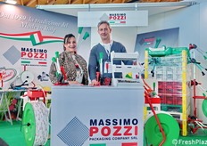 Una ditta orgogliosamente italiana che produce una tendireggia a colori personalizzabili, affidabile e con ottimo rapporto qualità/prezzo. In foto: Mary Rizzo e Antonio Capassi.
