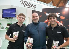 Gionatan, Giancarlo e Tommaso Elmi per Mitica Srl, specialista in castagne