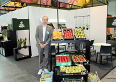 Allo stand Devos-Wouters, Louis de Cleene.