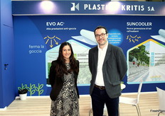 Federica Zanin e Stelios Apostolakis presso lo stand di Plastika Kritis.