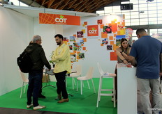 Attività presso lo stand di COT International.