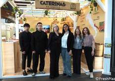 Riccardo Parrotto, Giovanni Romano, Ewelina Bojda, Cristina Blandini, Annamaria Frassanito e Alla Topolyan dell'azienda pugliese Ro.Gr.An. "Siamo a Macfrut per raccontare i prodotti della nostra terra".