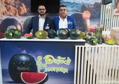 Marco e Salvatore Lotta dell'Organizzazione di produttori sarda Agricola Campidanese, detentrice del marchio "L'Orto di Eleonora". Stellata è una delle due novità del 2026: si tratta di un'anguria midi dai 3 ai 7 chilogrammi, caratterizzata da un'inconfondibile buccia scura costellata di puntini dorati che richiamano appunto un cielo stellato. L'altra novità è Mini Mini, una micro anguria nera senza semi che si distingue per le dimensioni eccezionalmente contenute con un peso sotto la soglia del chilogrammo.