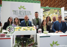 La squadra di Miss Freschezza, marchio nato dalla collaborazione delle famiglie Leggiero e Liso, entrambe profondamente radicate nella tradizione agricola pugliese. Con le aziende Ortofrutticola Egnathia e Azienda Agricola Liso, Miss Freschezza si impegna a offrire un’ampia gamma di frutta e verdura fresca, coltivata tutto l'anno nel cuore della Puglia.