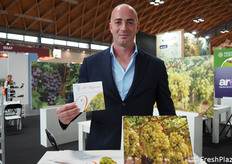 Giovanni Aulino dell'azienda Il Vigneto di Mazzarrone (CT). "I dettagli per noi fanno la differenza!".