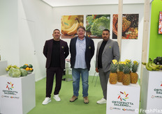 Andrea Salerno, Gabriele Pavanato e Luca Salerno di NOVRA-Ortofrutta Salerno, azienda ortofrutticola all'ingrosso di Bisignano (CS), che partecipa per il secondo anno consecutivo alla fiera.