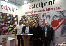 Filippo Ingrosso, Antonio Surace, Arianna Rossi e Fabio Lionti di Etiprint, azienda di Consandolo (FE) che produce e stampa etichette autoadesive, con un servizio personalizzato per ogni cliente.
