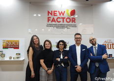 Parte del team della New Factor, azienda riminese conosciuta per la lavorazione e commercializzazione di snack a base di frutta secca e sgusciata.
