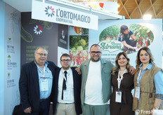 Guglielmo, Samuele e Giovanni Nigito, Adriana ed Eleonora Occhipinti della Cooperativa L'Orto Magico di Scicli. In occasione di Macfrut è stato presentato il nuovo concept "Donna Adriana" destinato a prodotti premium.