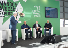 Tutto il mondo dell'avocado e del mango si è ritrovato a Macfrut 2026. Nel corso del "Mango and Avocado Explosion", focus che ha approfondito i temi legati ai due prodotti tropicali durante la tre-giorni fieristica, sono stati diversi i relatori chiamati a parlare. In foto, moderati da Antonio Felice: Paolo Piccinni (Fruttital/Agricola Azzurra), Stefano Baldi (Jingold) e Uzi Cairo (Cairo & Doutcher).