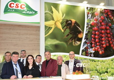 In rappresentanza di CSC Lazio, da sinistra: Vincenzo Maiorino (membro del CdA), Romano Pecchia (direttore), Antonio Gazzellone (dipendente), Melania Rinaldini, Silvestro Ferro (responsabile commerciale), Guido La Rocca (presidente), Giuseppe Maggiacomo (membro del CdA) e Giuliano Zomparelli (dipendente).