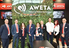 Foto di gruppo allo stand Aweta. Da sinistra: Roman Larcher, Filipe Oliveira da Silva (Ceo), Federica Carminati, Paolo Battistini, Angela Giunchi, Massimiliano Severi, Michela Mazzotti, Nova Bazuir e Christian Lotti.