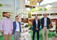 Nell stand Fertileva, lo staff tecnico-commerciale. Da sinistra: Raffaela Roberto, Stefano Martemucci, Giovanni Scarati e Franco Roberto.