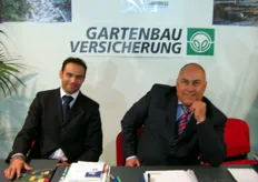 Stand della compagnia assicurativa Gartenbau Versicherung. Nella foto: Francesco Falla e Paolo Voltarel di Proflora Service.