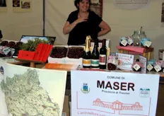 Il gazebo del Comune di Maser (in provincia di Treviso), dove le ciliegie vengono coltivate su una superficie di 120 ettari e fino a 400 metri di altitudine.