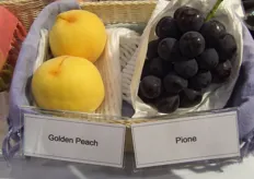 Le Golden Peach giapponesi costano 6 dollari al pezzo e vengono regalate in occasione di compleanni.
