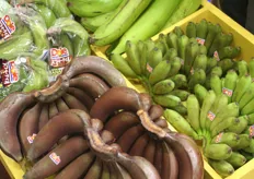 Diversi tipi di banane a marchio Dole.