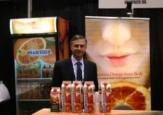 L'italiana Oranfrizer promuove il succo di arance rosse. Nella foto, il manager commerciale Salvo Laudani.