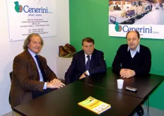 Lo stand dell'azienda di import-export Cenerini, operante all'interno del CAAB. Il primo da sinistra è Marco Cenerini.
