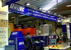 Stand UNITEC S.p.A. UNITEC opera a livello mondiale da oltre 80 anni nella progettazione e produzione di sistemi innovativi per la lavorazione e la calibratura di frutta e verdura freschi.