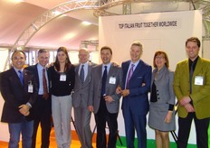 Alcuni tra i promotori dell'iniziativa Macfrut International. Da sinistra a destra: Sebastiano Alba, Salvo Laudani (Oranfrizer), una rappresentante di Sant'Orsola, Luca Granata (Melinda), Michele Scrinzi (Sant'Orsola), Roberto Della Casa, Paola Zanella e Dietmar Pircher (VOG).