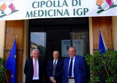 Da sinistra a destra: Claudio Brintazzoli (coop. Cometa), Giuseppe Pasquali (Presidente del Consorzio) e Giovanni Sarti (coop. Tre Spighe).