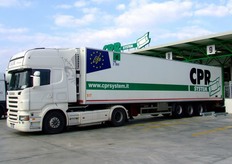 Il piazzale antistante al nuovo stabilimento puo' ospitare fino a 12 tir per le operazioni di scarico/carico degli imballaggi CPR.