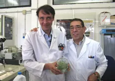 Andrea Frattarelli e Maurizio Moser sono i ricercatori che si occupano della propagazione in vitro del materiale vegetale.