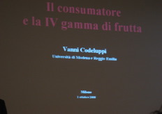 La IV gamma di frutta puo' essere favorita da: un prodotto che esprima la propria freschezza e genuinita' anche attraverso informazioni sugli ingredienti e sugli effetti benefici; da un'offerta di servizio aggiunto; da un prodotto che comunichi trasparenza e correttezza.