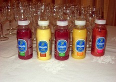 La nuova gamma di Frullati 10 e lode a marchio Chiquita. I gusti disponibili sono: Fragola-Banana, Ananas-Banana, Cocco-Mango, Lampone-Melograno.