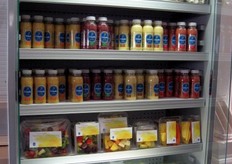 Nell'area destinata al buffet erano presenti frigoriferi contenenti prodotti di IV gamma a marchio Chiquita.