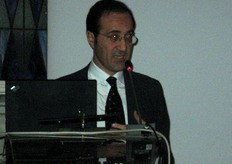 "Il primo a prendere la parola e' Vanni Codeluppi, Sociologo dei Consumi e Professore all'Università di Modena e Reggio Emilia. "Per capire il consumatore bisogna partire dall'analisi dei trend sociali"."