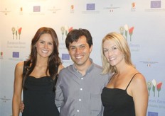 Il nostro corrispondente colombiano Jahir non si e' lasciato sfuggire l'occasione di posare con le hostess dello stand European Flavors!