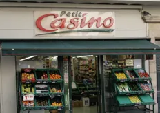 La catena Petit Casino si trova ovunque.