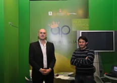 In rappresentanza dell'azienda Apirene Puglia, specialista nel commercio di uve senza semi, Amleto Elia (a sinistra) e Francesco De Carolis (a destra).