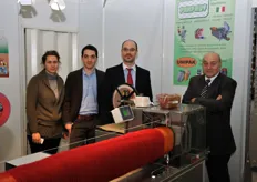 Lo staff di Pakfrut: Silvia Maria, Enrico e Aurelio Brighi, insieme all'Ing. Tommaso Rovereti (secondo da destra).