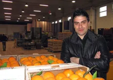 Paolo Parlapiano opera nella zona di Ribera (AG) con l'azienda di famiglia, la Parlapiano Fruit, aderente al Consorzio Arancia di Ribera DOP.