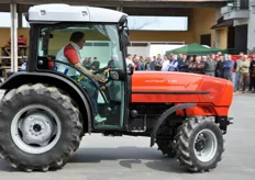 Una dimostrazione delle capacita' di uno dei nuovi trattori proposti dall'azienda Rosatello F.lli - SAME.