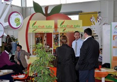 Lo stand di Ortofruit Italia, un'altra delle grandi OP del saluzzese.