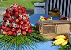 Creative composizioni di frutta.