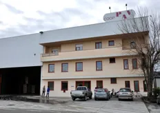 Presso Verzuolo, in provincia di Cuneo, e' operativo uno dei principali centri di confezionamento della OP, appartenente alla cooperativa PAV, maggiore associata a Ortofruit Italia.