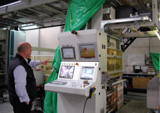 Ogni impostazione dei macchinari di stampa puo' essere controllata da remoto, mediante un apposito pannello di gestione e controllo.