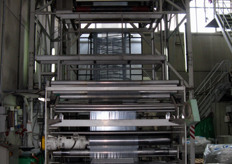 "La "cascata" si materializza infine in una solida bobina di pellicola."