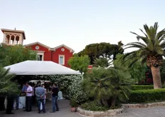 Al termine della giornata di lavori, un ricco buffet a base di patate e asparagi ha ristorato i partecipanti, nello scenario dell'Hotel Villa Romanazzi Carducci di Bari.