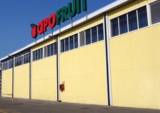 Lo stabilimento per il prodotto normale si estende su una superficie totale di 2 ettari, di cui 4.000 metri quadrati coperti. Qui la capacita' delle celle frigorifere arriva a 1.500 tonnellate.