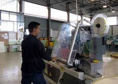 Si chiude lo sportello.